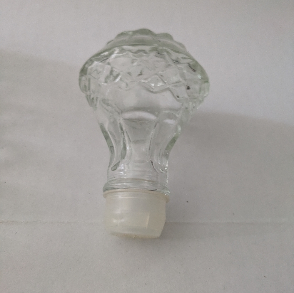 Vintage GLASS WINE DECANTER CRYSTAL PRESSED GLASS WINE DECANTER w/rubber stopper - Picture 4 of 7